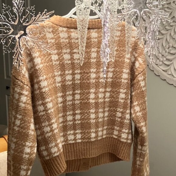 Almost Famous Cardigan Size Medium - Picture 4 of 5